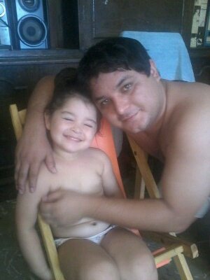 rivas10ale's profile picture. Solo los que viven de rodillas ven a sus enemigos gigantes