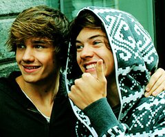 Heeello, here´s a free follow so follow me on instagram: nadinemosch . i love you byee x