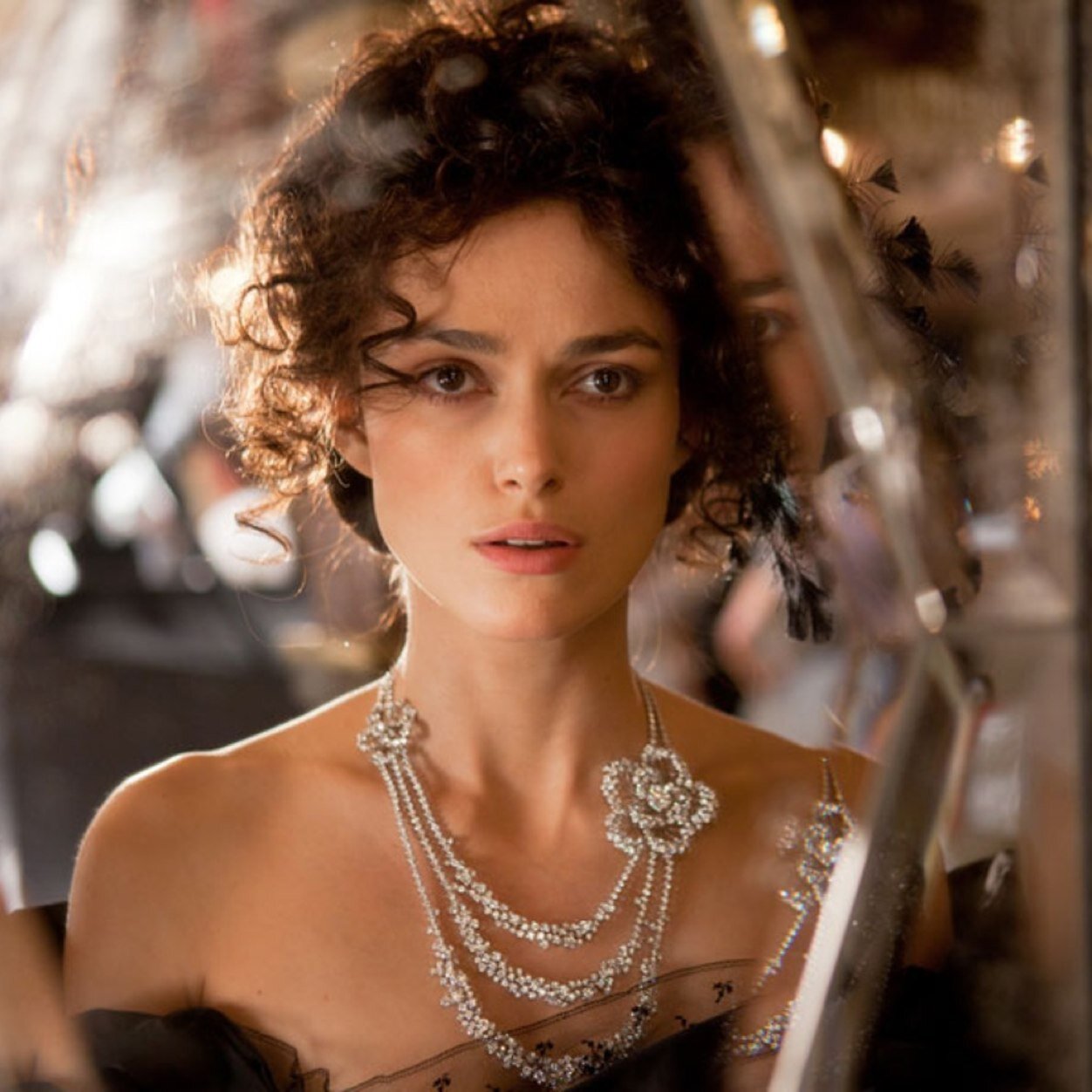 I am Guinevere, torn between two loves @HighKingArthur & @GawainCamelot. Our bond holds the kingdom together. AU|MC|RP21+