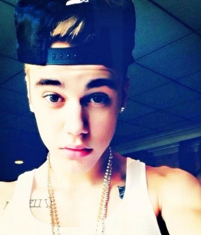 Just some person supporting Justin........... A thirsty nigga ate the rest of my bio ;O ;P