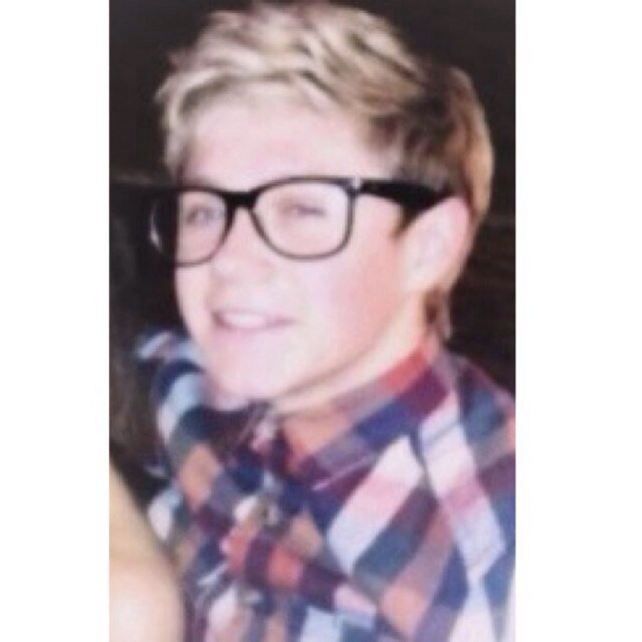 follow @bubbblegumniall