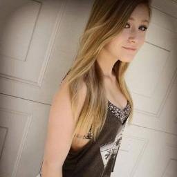 Raffaela Santos Carioca Com Muito Amor E Orgulho Guitarrista E Amiga Quando Pode E Com Quem Merece Não To Mentindo Sérin To De Brinquiss Sigo De Volta