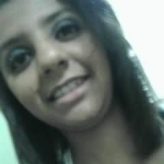 Sorridente,cinpatica,menina má,orgulhosa quando eu quero e disposta a tudo... ;) FOCO FORÇA E FÉ !