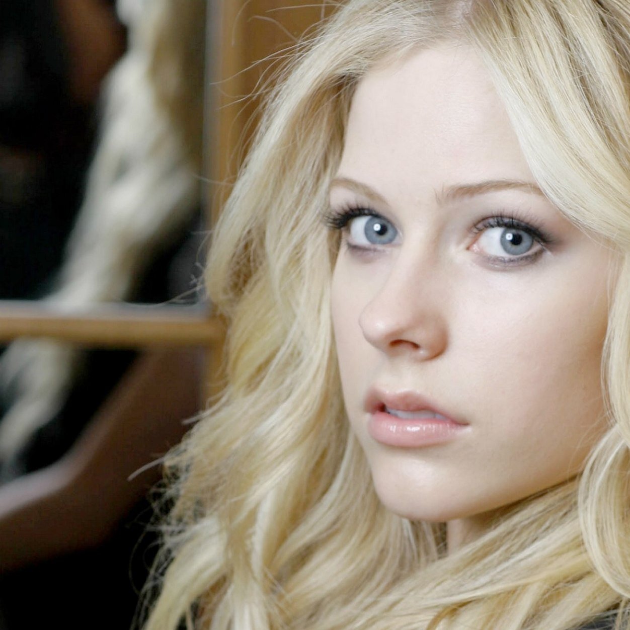 cciao bella gente avril lavigne è qui presente, yo