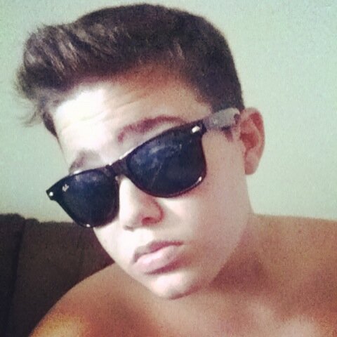 Follow me on Instagram @joaopedrut my idol is Justin Bieber and Harry Styles, I'm a boylieber and boydirection and my dream is to be a singer and songwriter.
