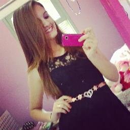 Sou complicada, engraçada.. Dσidα? Nεm tαntσ,
aρεnas sυficiεntεmεntε dεscσncεrtαdα ραrα tε dεixαr mαlυcσ !
Mas que sabe agir com maturidade na hora certa.