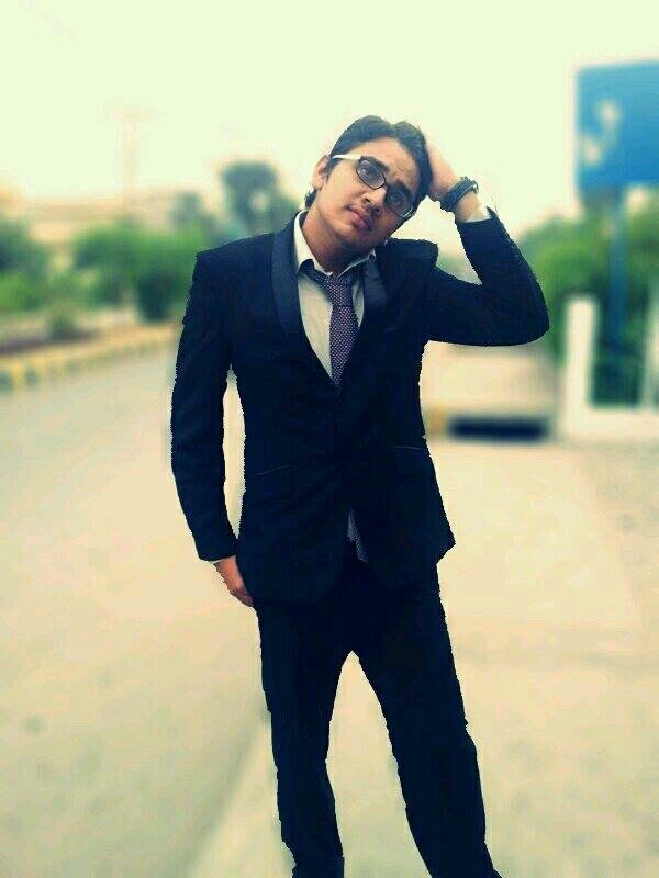 just dude motivated chasing my dreams :)follow me nd I shall do the same #paki boy. single        instgram usamash928                        kik  usamash928