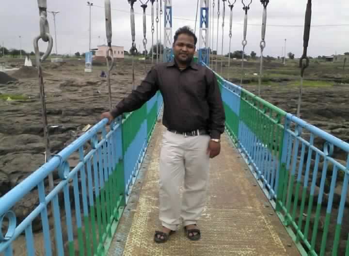 Tech.Assistant in a Co-Operative bank,Lives in Pune