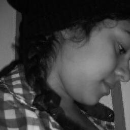 Hola!(:  ,Me llamo Melina ,coso em  me gusta one direction(:! , soy directioner's y me siento orgullosa de  eso:')a .
Todos los directioner's siganme:3