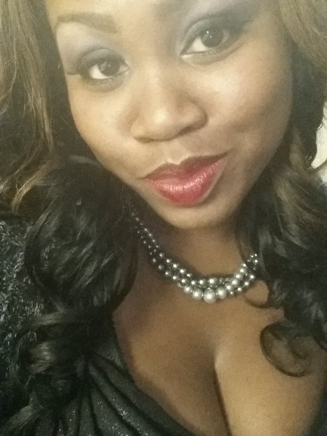 I'm me....a INDEPENDENT, STRONG, SMART, HARDWORKING, STUDENT& MOTHER OF 3 ! I'M BLESSED AND STRIVING TO BE THE BEST!