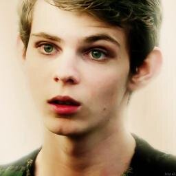 klarolinelovet's profile picture. Вечно молодой, вечно пьяный.