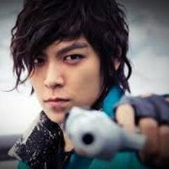soy una persona alegre  muy divertida y soy super v.i.p mis cantantes favoritos son big bang  amo el k-pop y me gusta t.o.p y tambien ver doramas