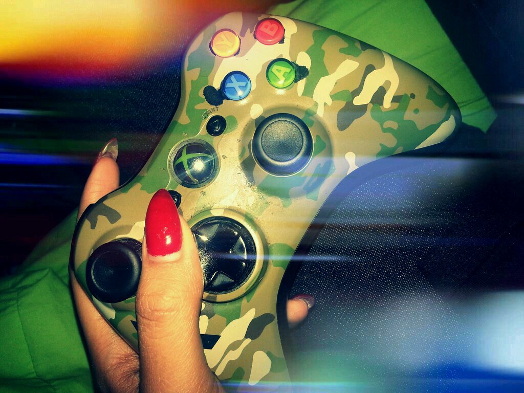 Its Toxxiee,  cod player, looking for a clan. Follow/mention for follow back. 3713 always comes first→ @Fabulosoh is the fav♥ & a bad ass in Cod. GT:Toxxiee