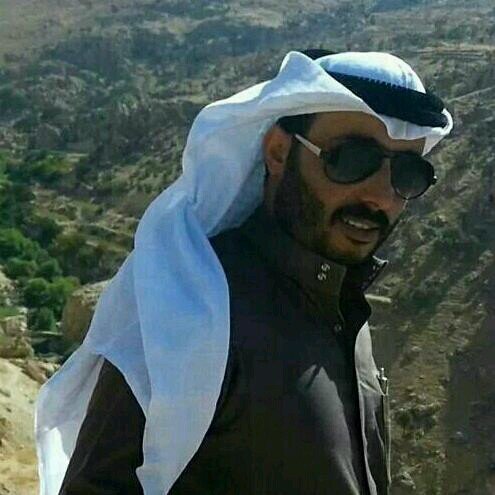 لا تجحد الدمعه على خد الاشوااق~ولاتفضح عيونن بهاا الكون ضااقي~