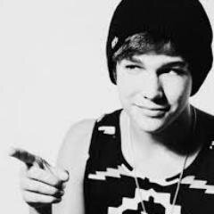 'Cause you're like a perfect ballerina
I'm on my Brad Pitt, come and be my future Angelina - #BangaBanga by @AustinMahone