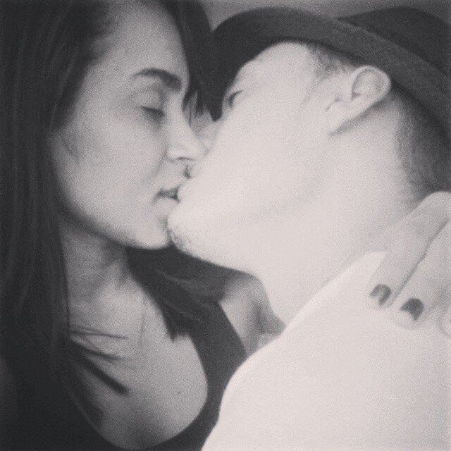 2.0 Namorando; Feliz da vida; Cearense com orgulho; Fã de R.A.P ; Instagram  http://t.co/qp5osQsHF4