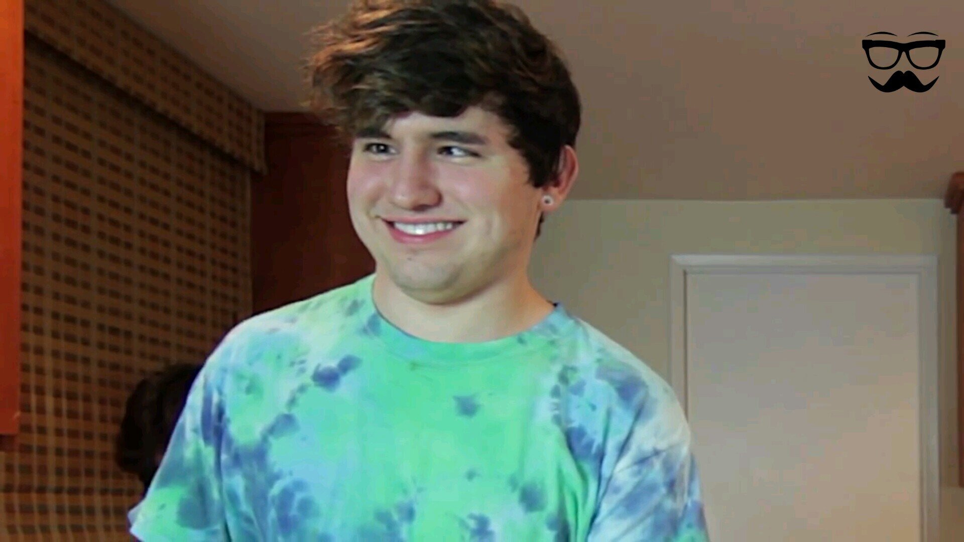 kaykay_caylen's profile picture. Hoodie Allen, O2L, and Starbucks.. What more do you need?!?! Ricky gave me a shout out 12-01-13♡ #CaylenCloud #StayCloudy