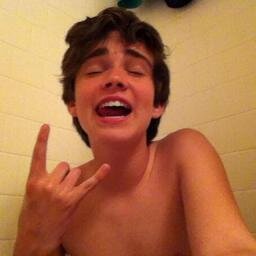 MerdithWho's profile picture. Face Zach Aplin Named after my fathers former lover that left soon after I was born I was raised by dad and my many siblings @KingMFW I'm a outgoing kid/Rebel