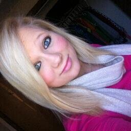 16, single, stoner. I blow my candles out on February 11. Follow me on instragam @nicolekayla420.