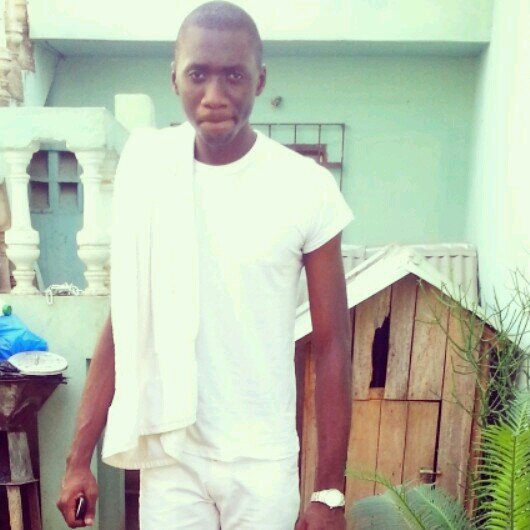 Follow me e tu sauras je mords pa. Whatsapp: +225 03360511 #Fb:Cissé Sékou (garson suisse) Instagram: cisse2sekou #TeamBbm: 7B0D122C #Team225