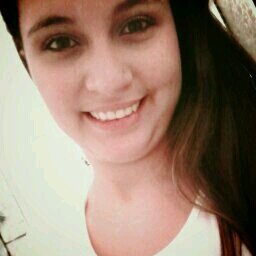 17 anos, geminiana, chata,ignorante,carinhosa, companheira e Corinthiana s2