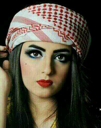 (‏‏انا الانثى التي تغمركل مكان تخطوه قدمها حب وفرح)