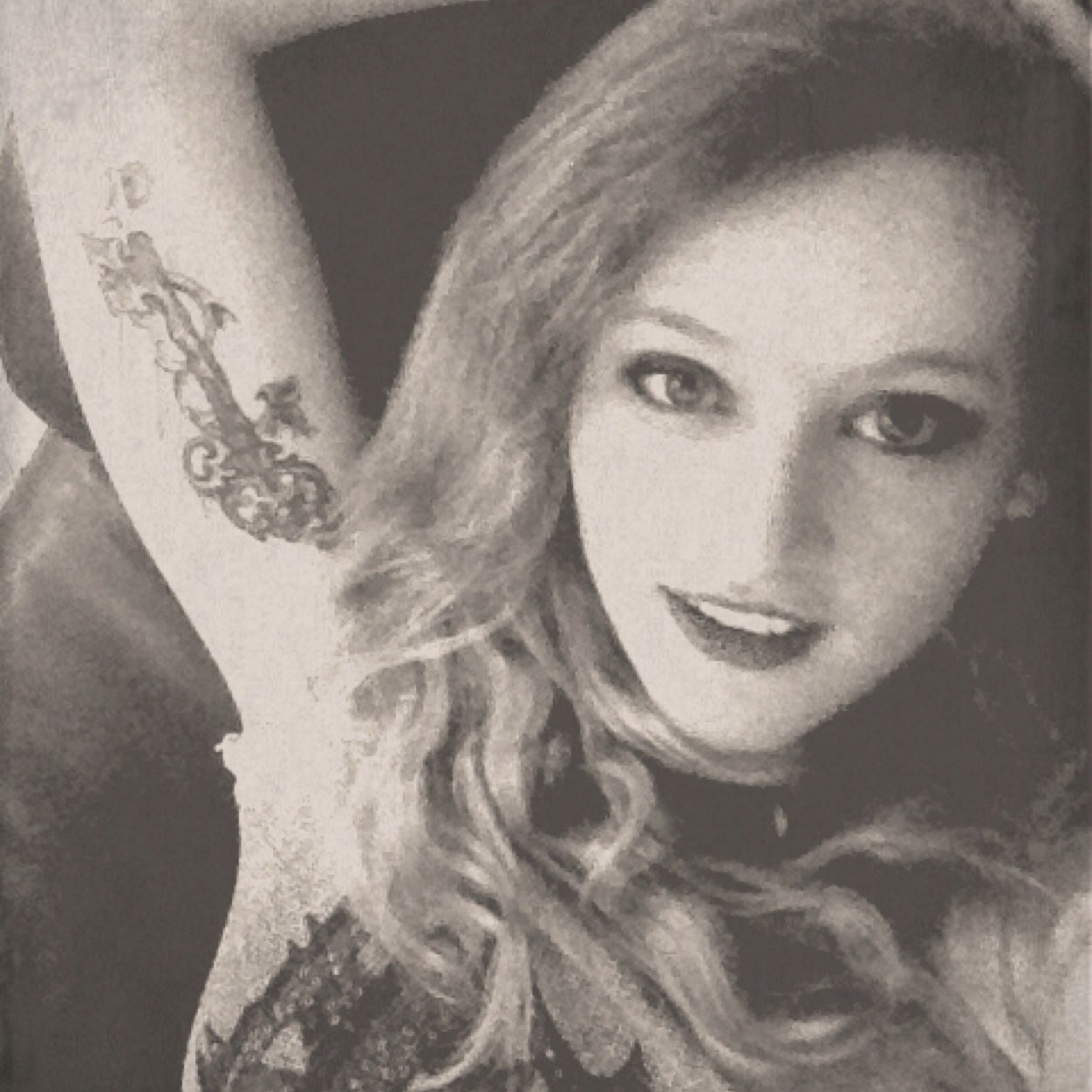 ApgGalante's profile picture. Hello. Live love and laughing my ass off.