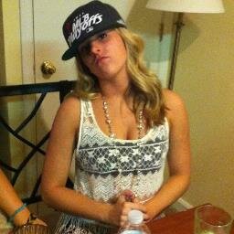 lindsaykeech's profile picture. I have many leatherbound books.