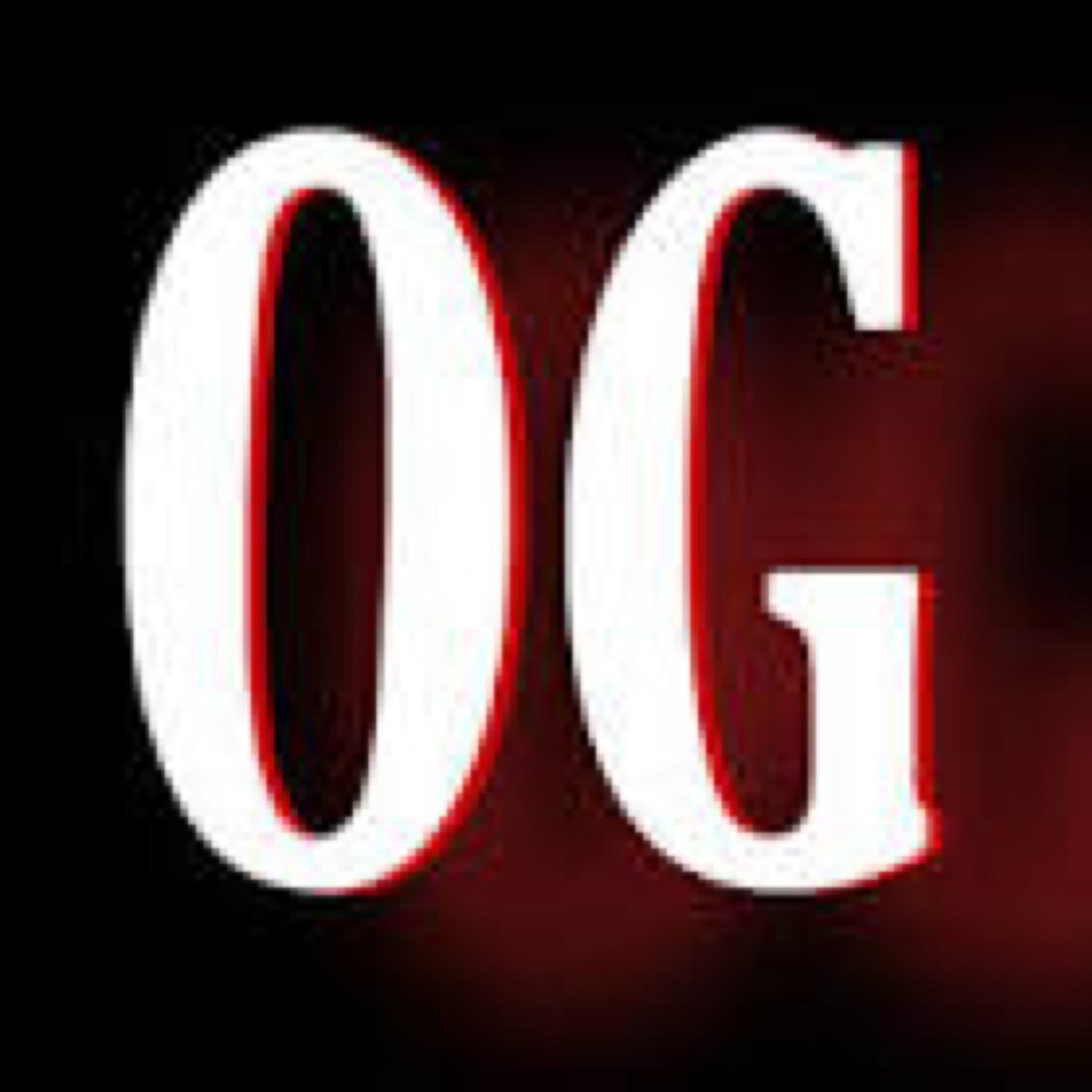 A 15 year old competetive CoD gamer. [ Im strongest with an AR but can also run a sub and im best at respawn modes.] gt- Intense_OG
