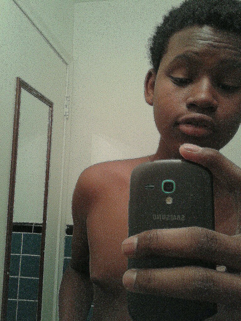 Instagram : @unclesleazz / kik : @HOOPER2_
