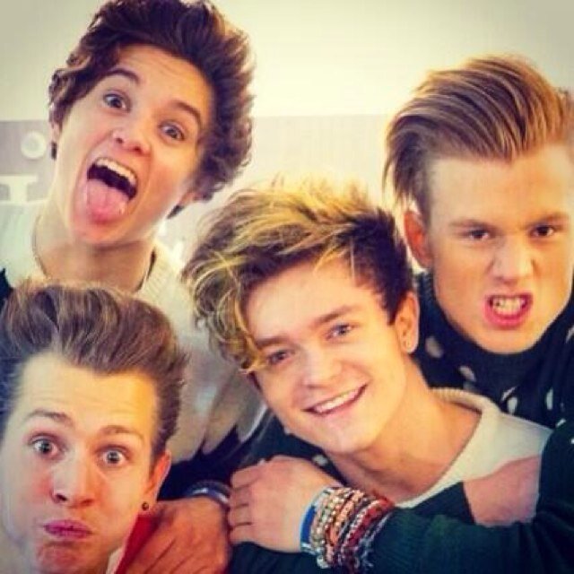 free follow! please follow @hauntxdhoran if you want ♥ ily