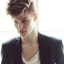 18 year old model. Single, biSEXUAL...// RP/FL