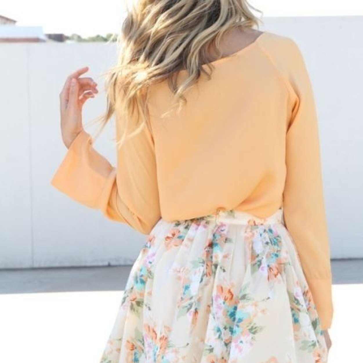 LiveThroughHim's profile picture. a girl trying to spread the love of her Savior