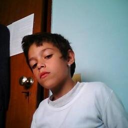 sou bue fixe gosto do chris brown se me fizeres contente eu tbm te faço gosto de futebol amo a minha vezinha 3 sigo quem me seguir