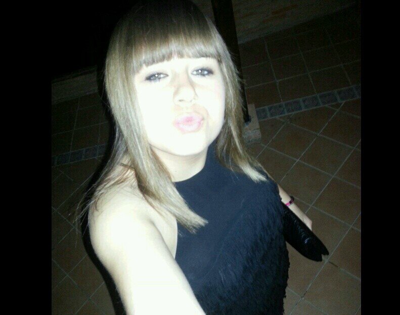14. VALENCIANA. Amando abrazos desde el 99. Malú como modo de vida. Te tienes que entrenar duro para jugar conmigo. Mis 7 niñas.   Instagram: SannddraV