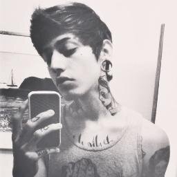 Instagram 'hollowzach'