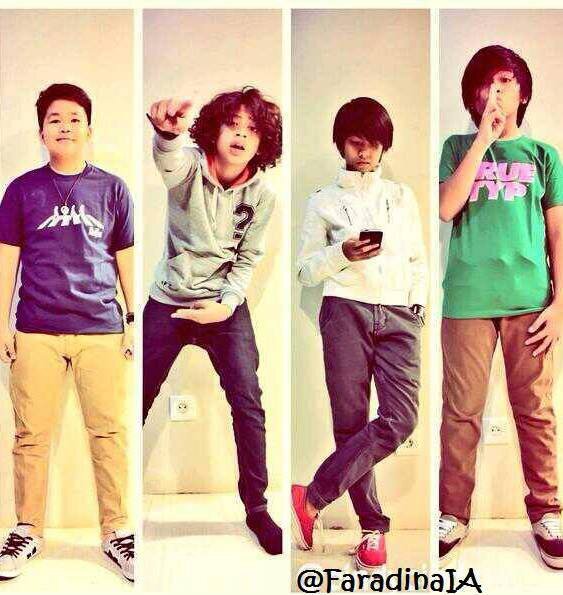 SMPN 2 Pandaan/Comate Pasuruan/Prigen,Jawa Timur,Indonesia.. My Favorite Color is Purple and Blue