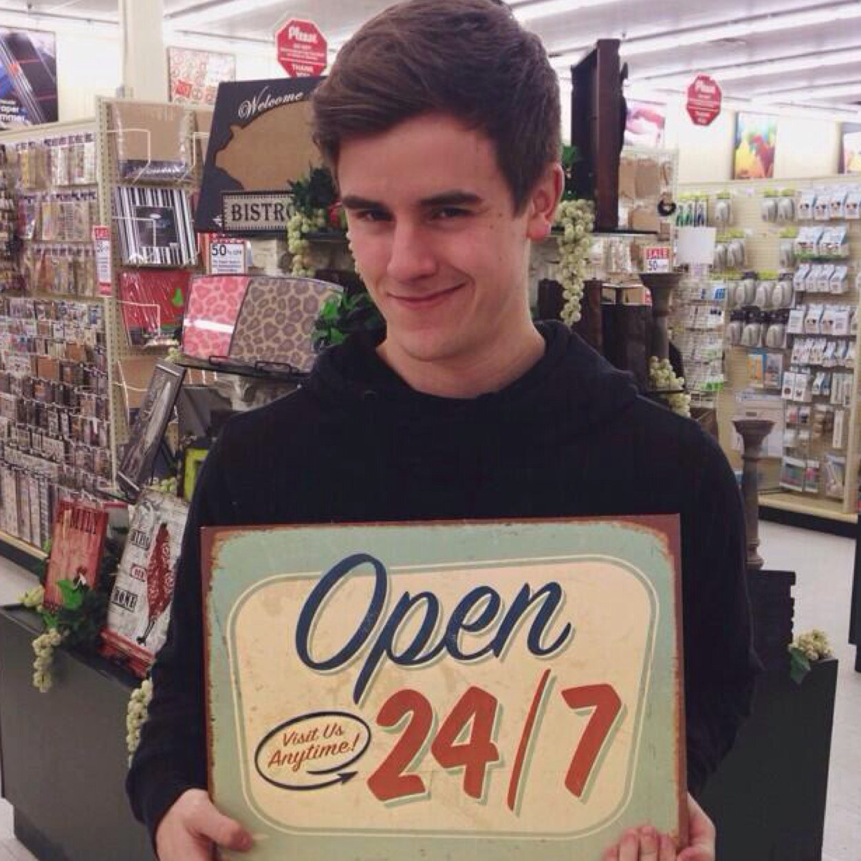 Connorlovemeh's profile picture. 0/6