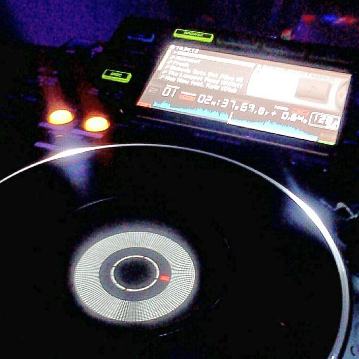 free format edm night in Seatte run by residents @nightwind23 & @_lapeligrosa w/guests. http://t.co/h1rJpUQJKx