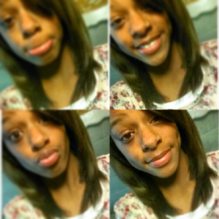 Sabr1na_Maya's profile picture. Look @ h€® tho