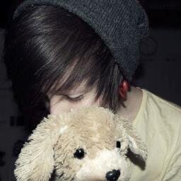 LOL OMG I'M SO EMO XD I TOTES LOVE BOTDF AND 1D. @CassenScreams IS REALLY FUCKING COOL BC SHE WROTE THIS KICK ASS BIO FOR ME