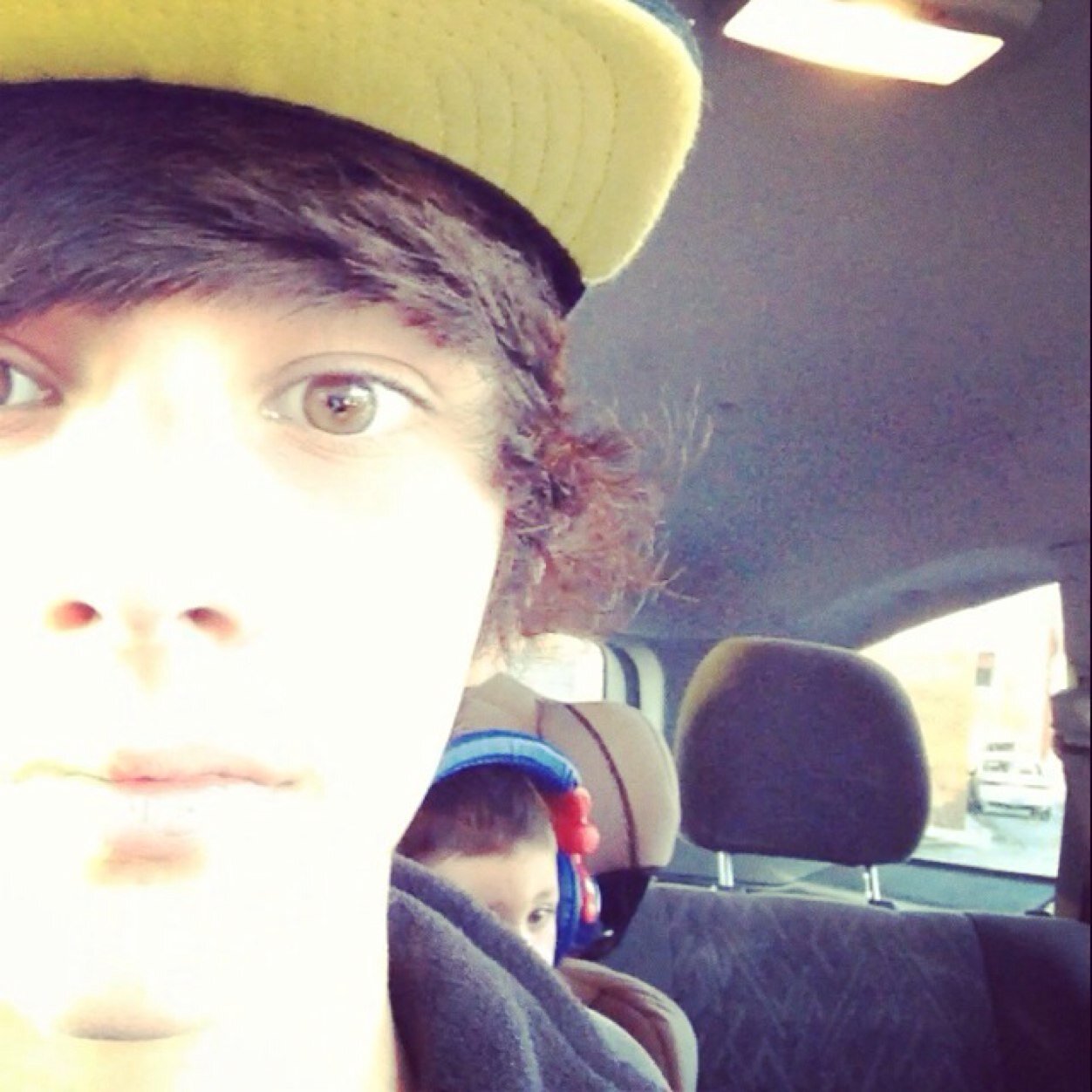Follow me :)
I will follow back :) 
Get me some followers :)?