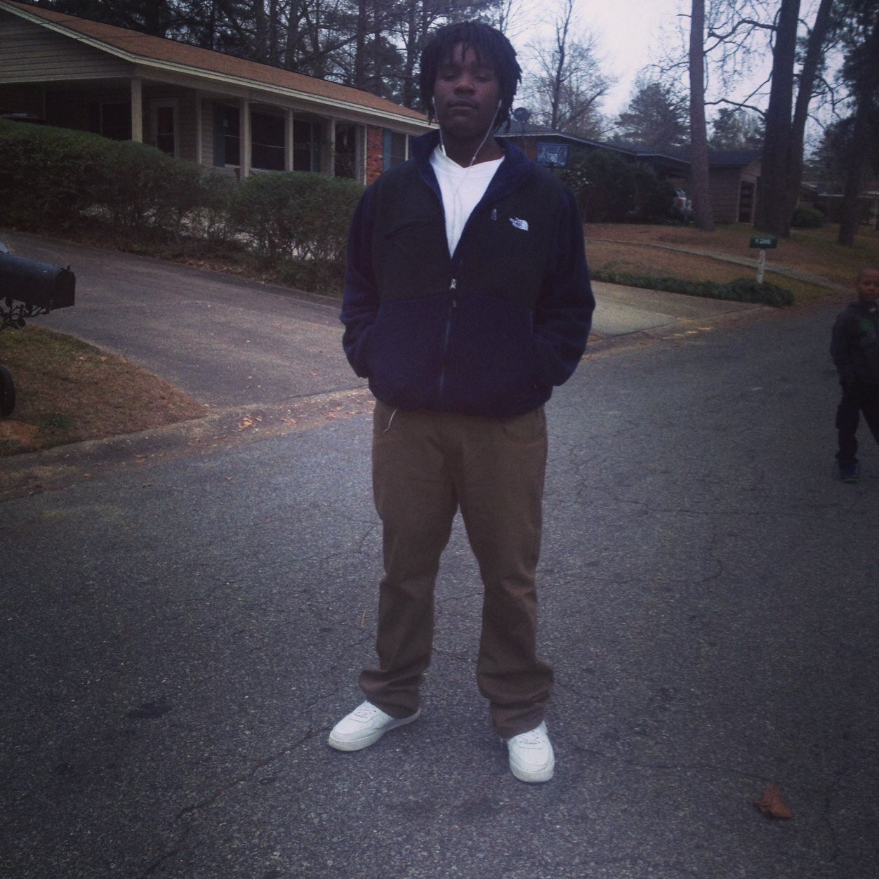I like smokeing weed i like geting high
Kik YOUNGSTAR_57
Instagram YOUNG_SAVAGE59
