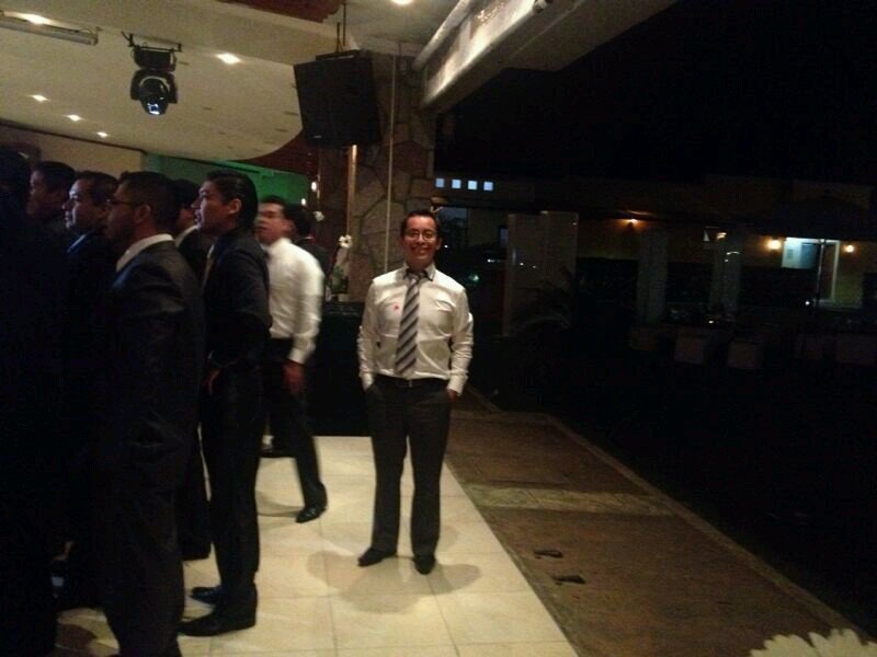 La personificación de la acidez pura, medico por profesión, Anestesiólogo. Hincha de Tecos aún que jueguen en 3a división