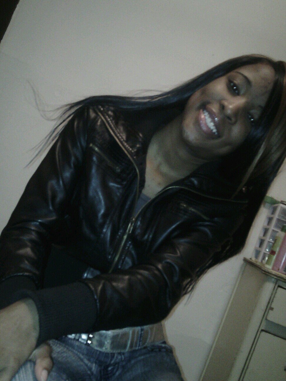 Beautiful * Smart * Cosmetology Student *Single * Stay on my Grind * Deep Dimples*