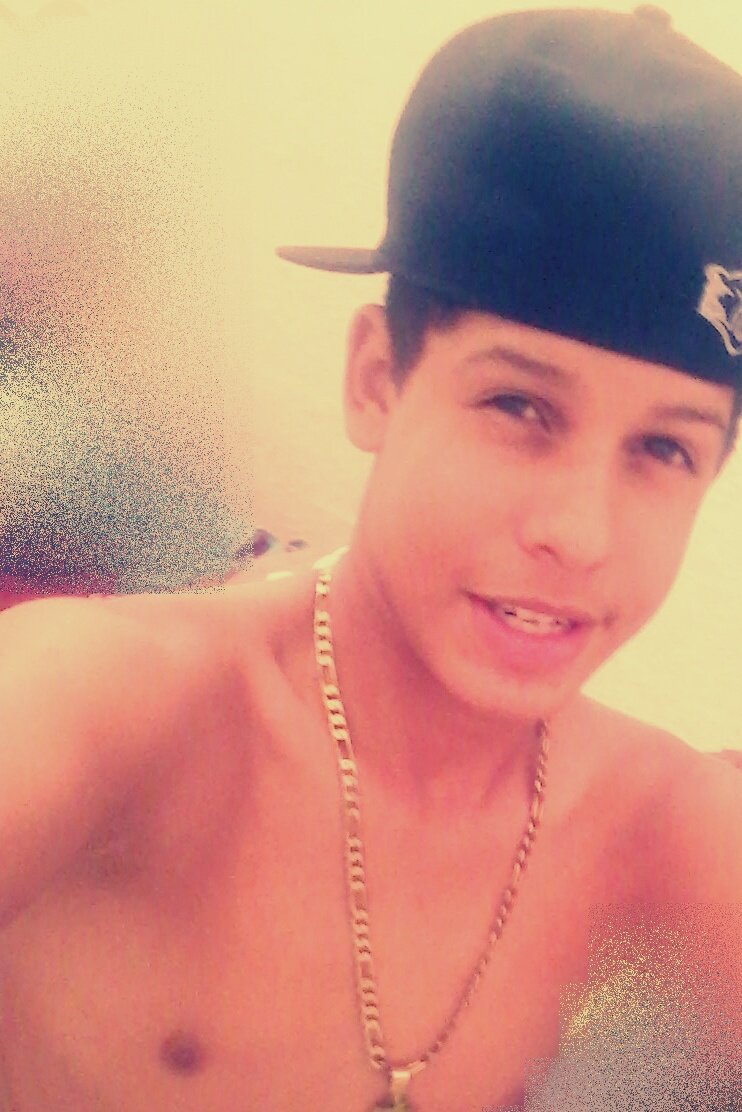 Apenas Um Cara De Opinião legal, Sem Indiretas, nem Maldades .. A Vida Segue Do jeito Que deve Ser ✌✌