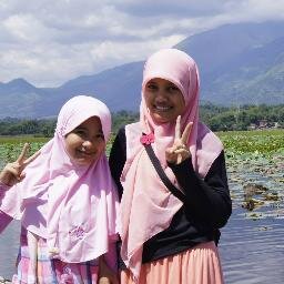 Terlahir dan tertakdirkan untuk selalu berada dijalannya... ^_^