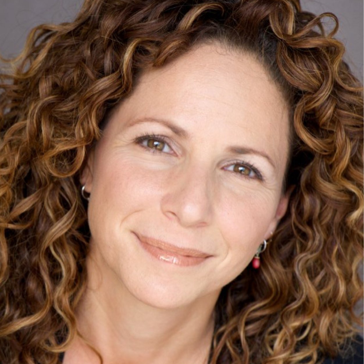 Curly haired goddess presently living in Salem. Find me on Tinder. #DAYS #DOOL