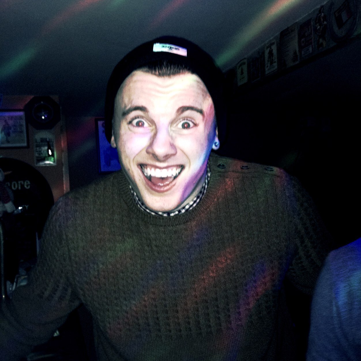 Instagram: antonmcd