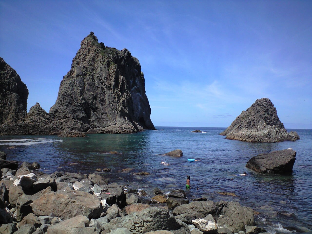 川崎在住。無駄に長い釣り暦と酒！全県のみ歩きで新規開拓３千軒以上。釣りは川から堤防、カジキまで、下田の沖磯が好きだが最近貧乏で近場の船にたまに乗って釣り。一級船舶、2級海上無線、アマチュア無線免許保有。自称居酒屋研究家。